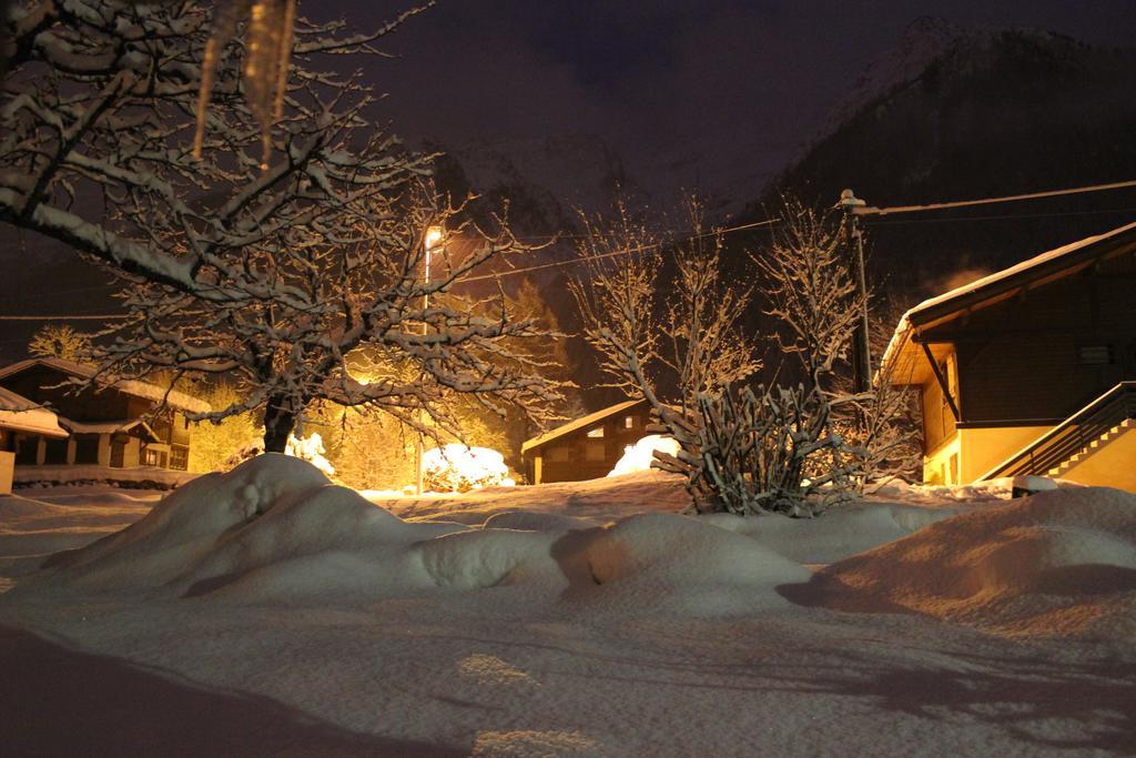 Chalet De Pascaline Bed & Breakfast Ле Уш Екстериор снимка