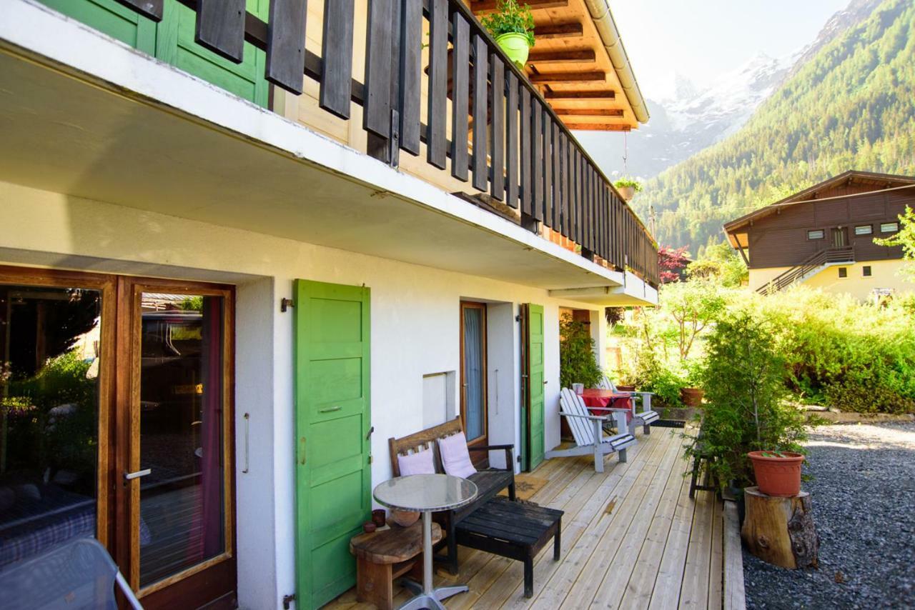 Chalet De Pascaline Bed & Breakfast Ле Уш Екстериор снимка